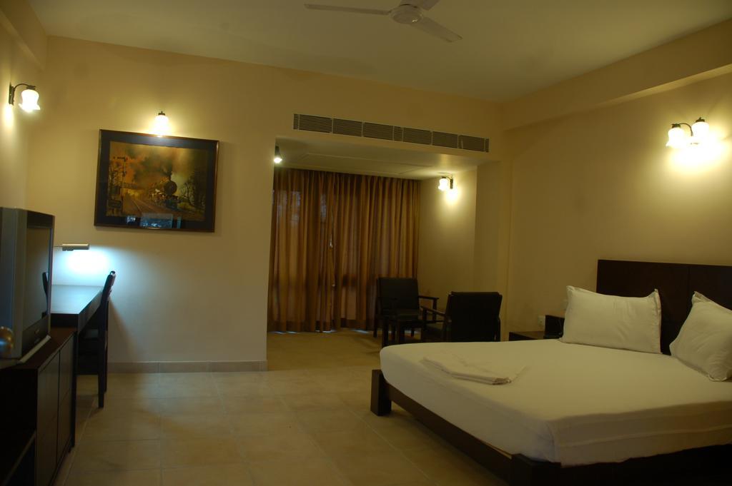 Oyo 15149 Hotel Ajoy Minar Mandarmani Room photo